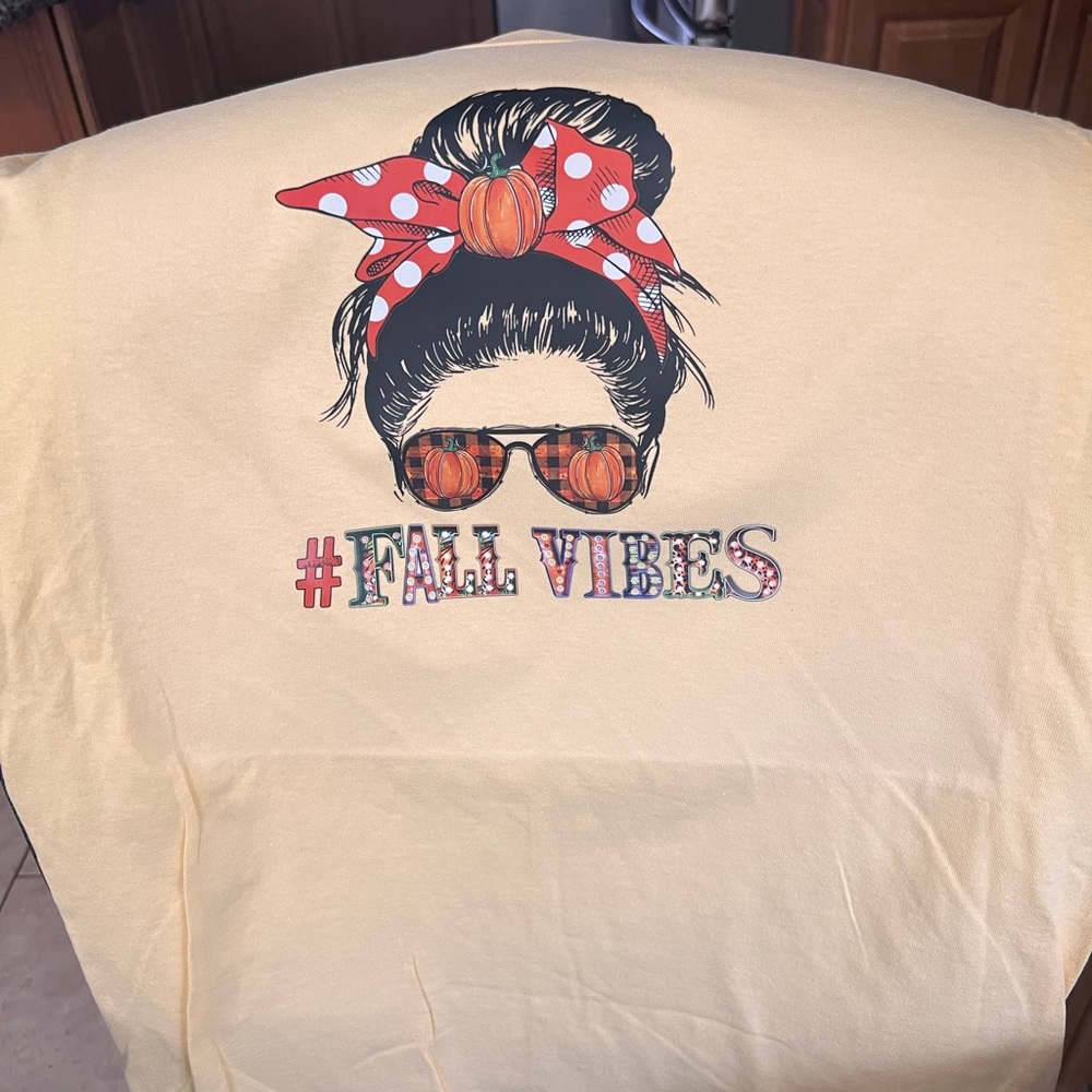 Women’s Fall tee